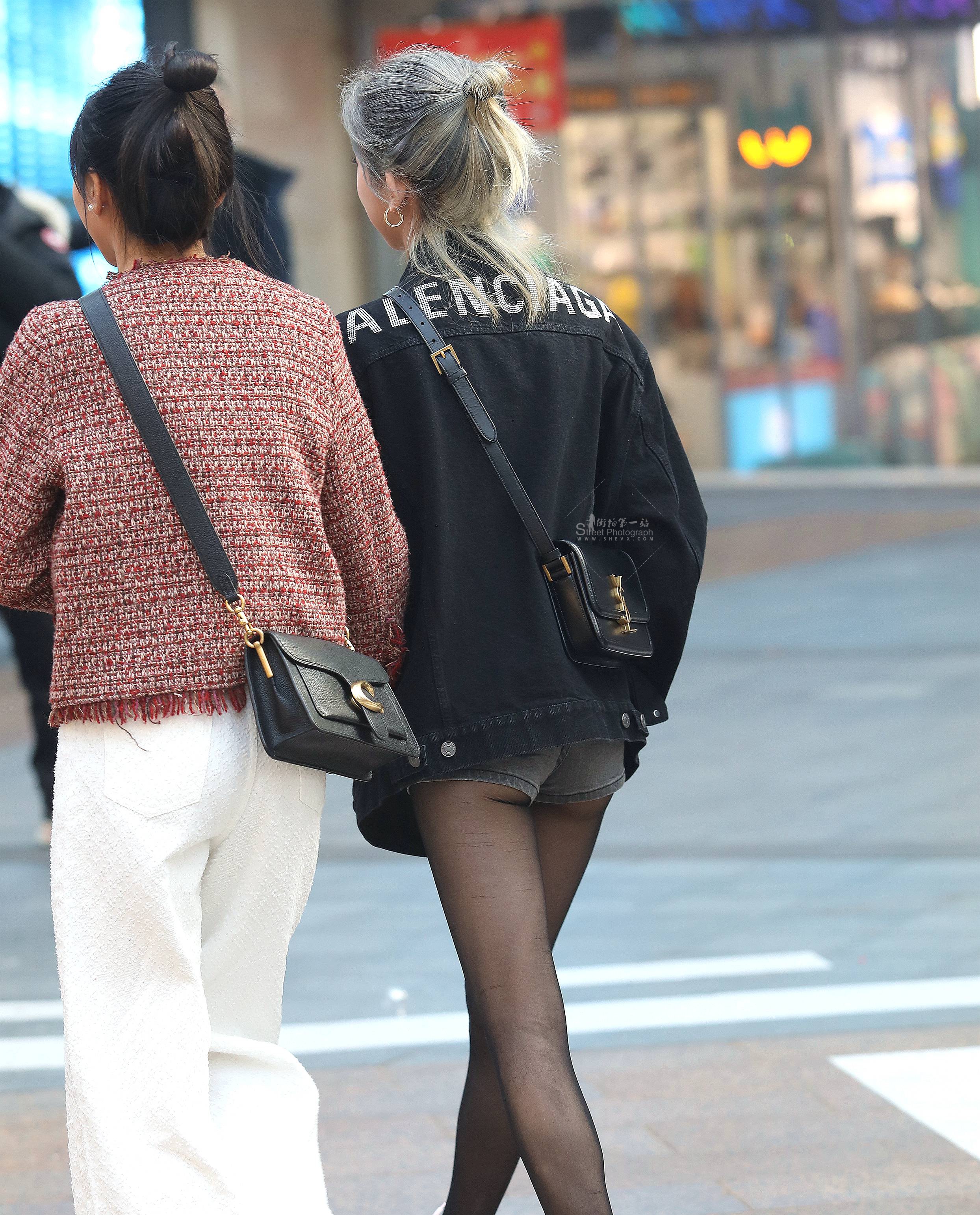 » 黑 丝妹子
