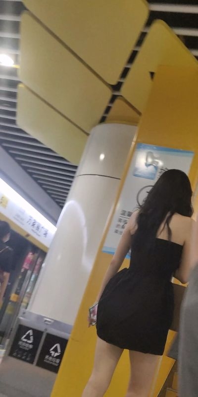 【独家原创】热辣黑裙小美女